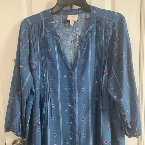 St. John's Bay Tops - Blue Floral Print Blouse Size 0X